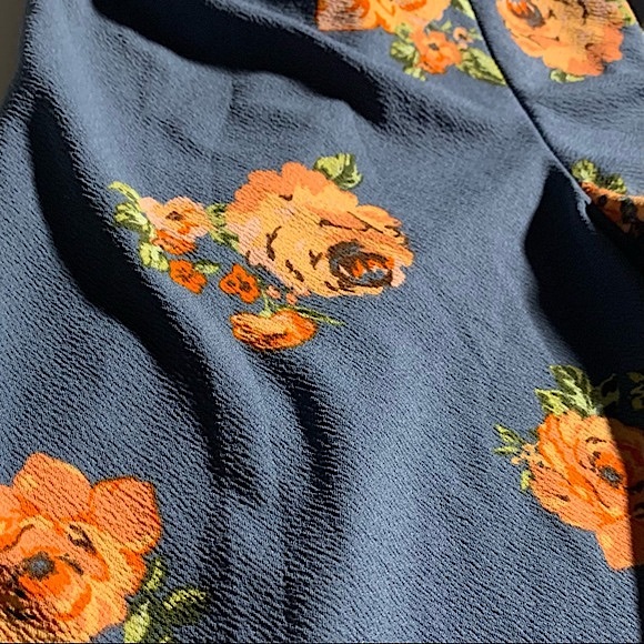 Eyeshadow Blue Floral Wide-Leg Sleeveless Jumpsuit - Picture 4 of 4